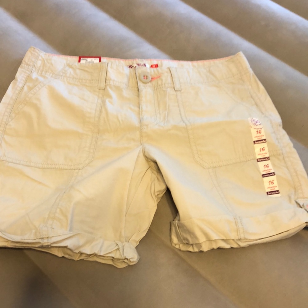 SO Tan Shorts, Size 16
